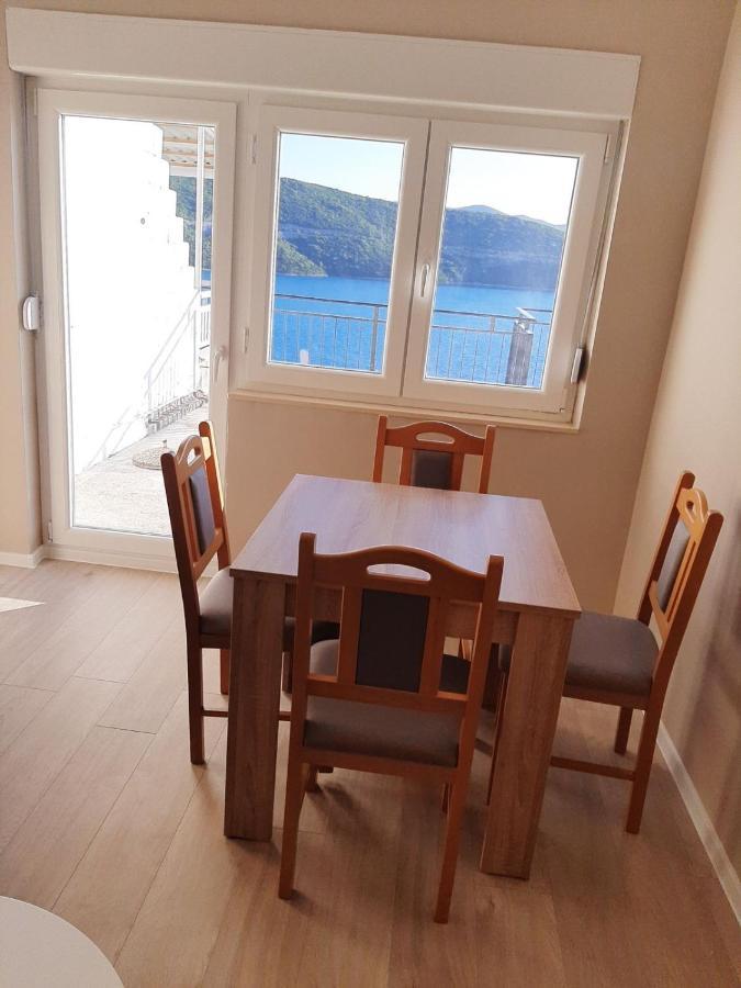 Apartmani Panorama 32 نيوم المظهر الخارجي الصورة