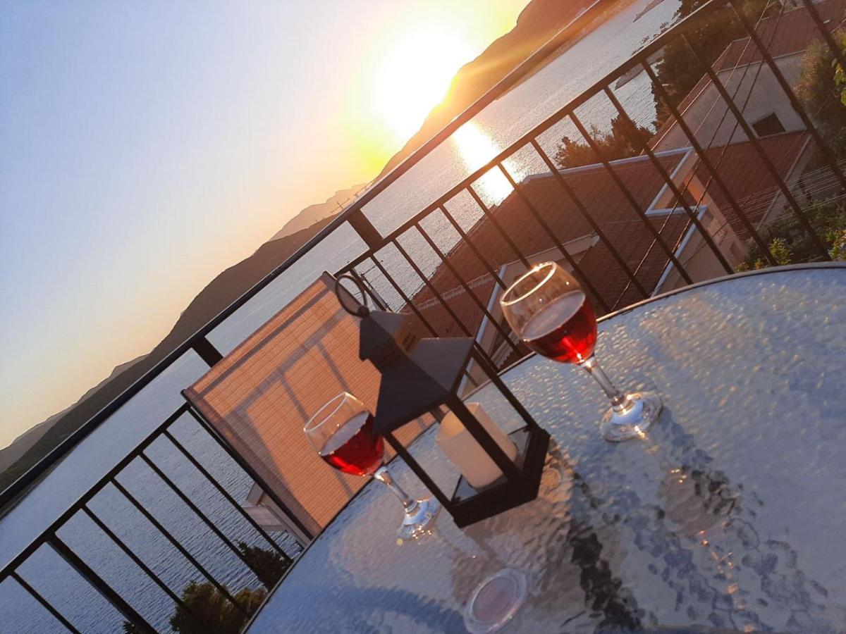 Apartmani Panorama 32 نيوم المظهر الخارجي الصورة