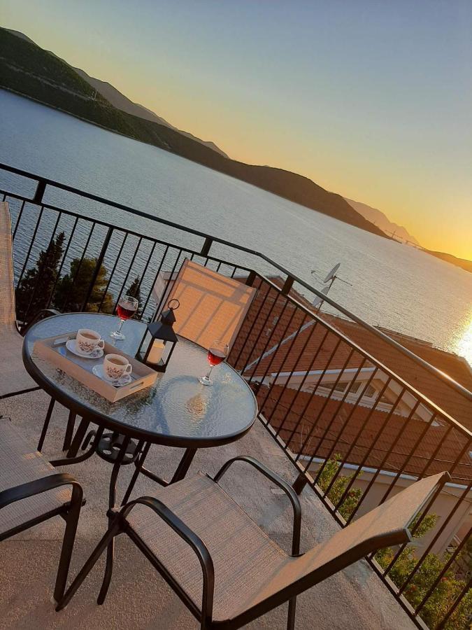 Apartmani Panorama 32 نيوم المظهر الخارجي الصورة
