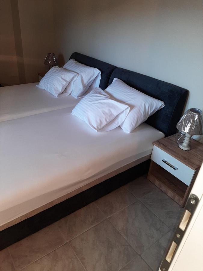 Apartmani Panorama 32 نيوم المظهر الخارجي الصورة