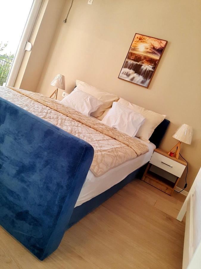 Apartmani Panorama 32 نيوم المظهر الخارجي الصورة